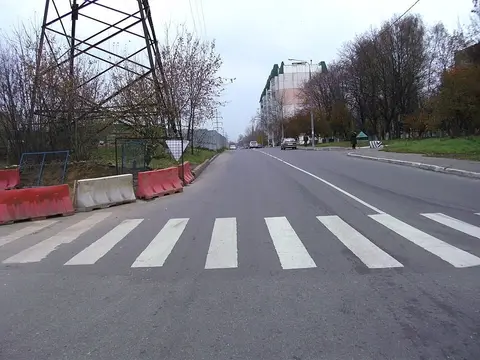 Левобережная улица
