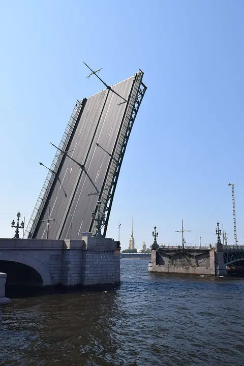 Троицкий мост