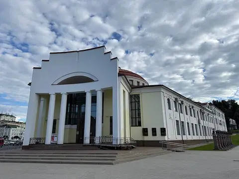 Октябрьская площадь