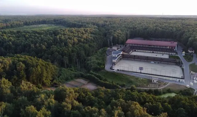 Павильоны во Всеволожске — место съёмок фильма «Серебряные коньки»