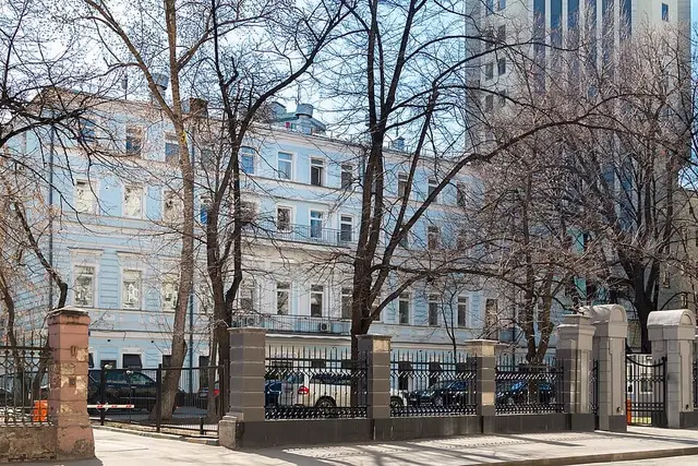 Поварская улица, 11с1 — место съёмок фильма «Мимино»