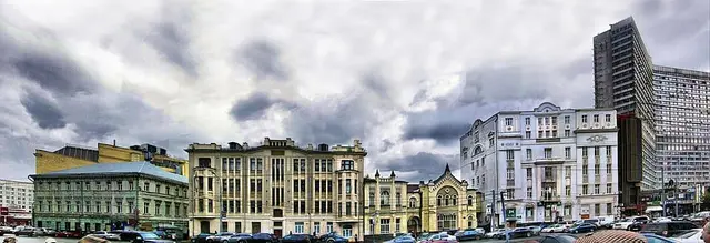 Улица Новый Арбат, 3с1 — место съёмок фильма «Кин-дза-дза!»