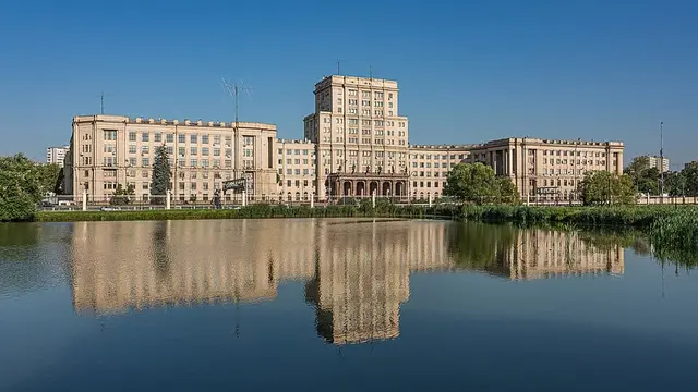 Главный учебный корпус МГТУ — место съёмок фильма «Мастер и Маргарита»