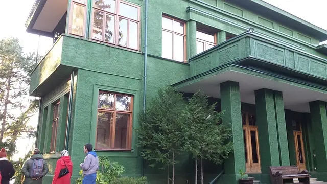 Дом на Донской улице, 92 — место съёмок фильма «Бриллиантовая рука»