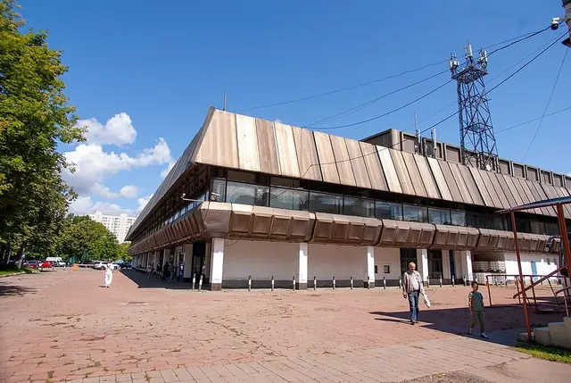 Дворец спорта «Крылья Советов» — место съёмок фильма «Легенда №17»