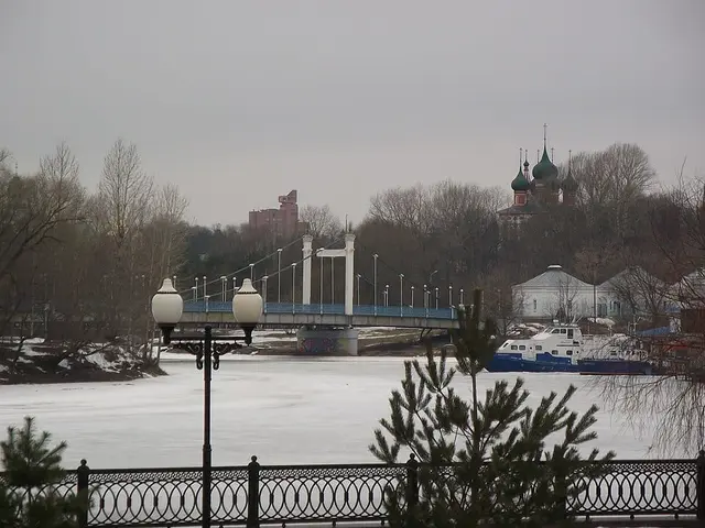 Мост на Даманский остров — место съёмок фильма «Большая перемена»