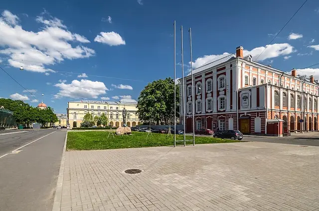 Площадь Академика Сахарова (Санкт-Петербург) — место съёмок фильма «Мастер и Маргарита»