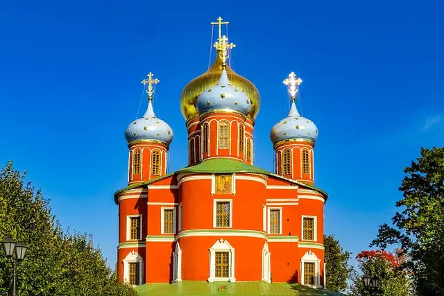 Донской монастырь — место съёмок фильма «Жестокий романс»
