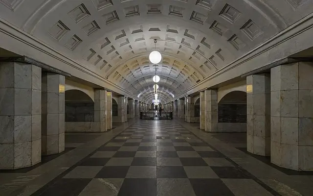 Станция метро «Охотный ряд» — место съёмок фильма «Москва слезам не верит»