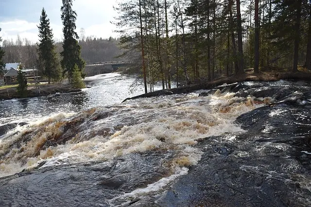 Водопад Ахвенкоски — место съёмок фильма «А зори здесь тихие»