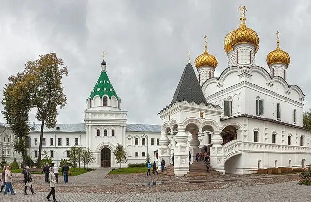 Ипатьевский монастырь — место съёмок фильма «Жестокий романс»