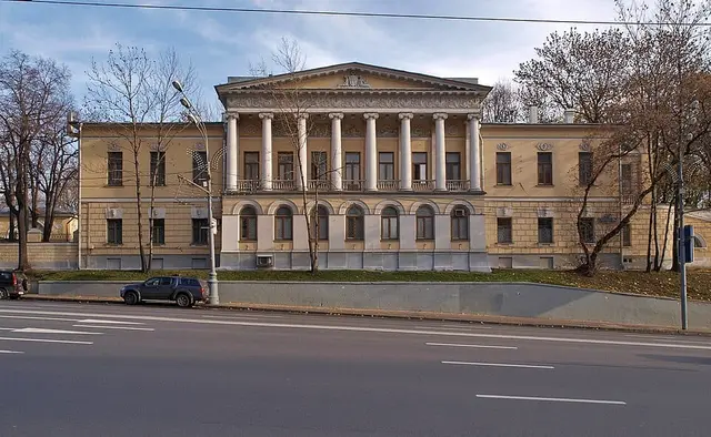 Усадьба Усачёвых-Найдёновых — место съёмок фильма «Покровские ворота»