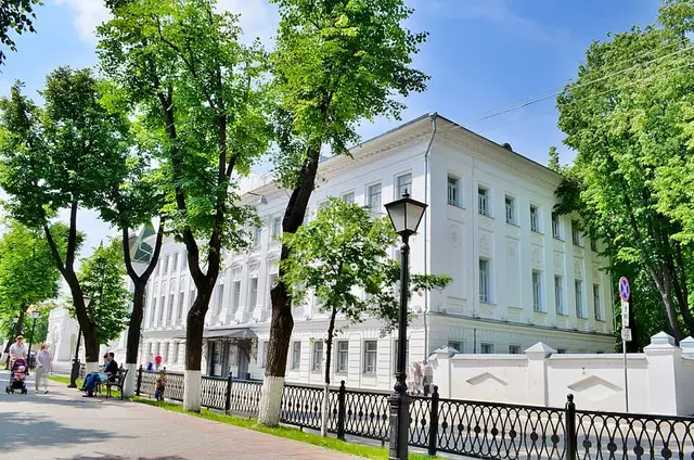 Проспект Мира, 5 — место съёмок фильма «Жестокий романс»